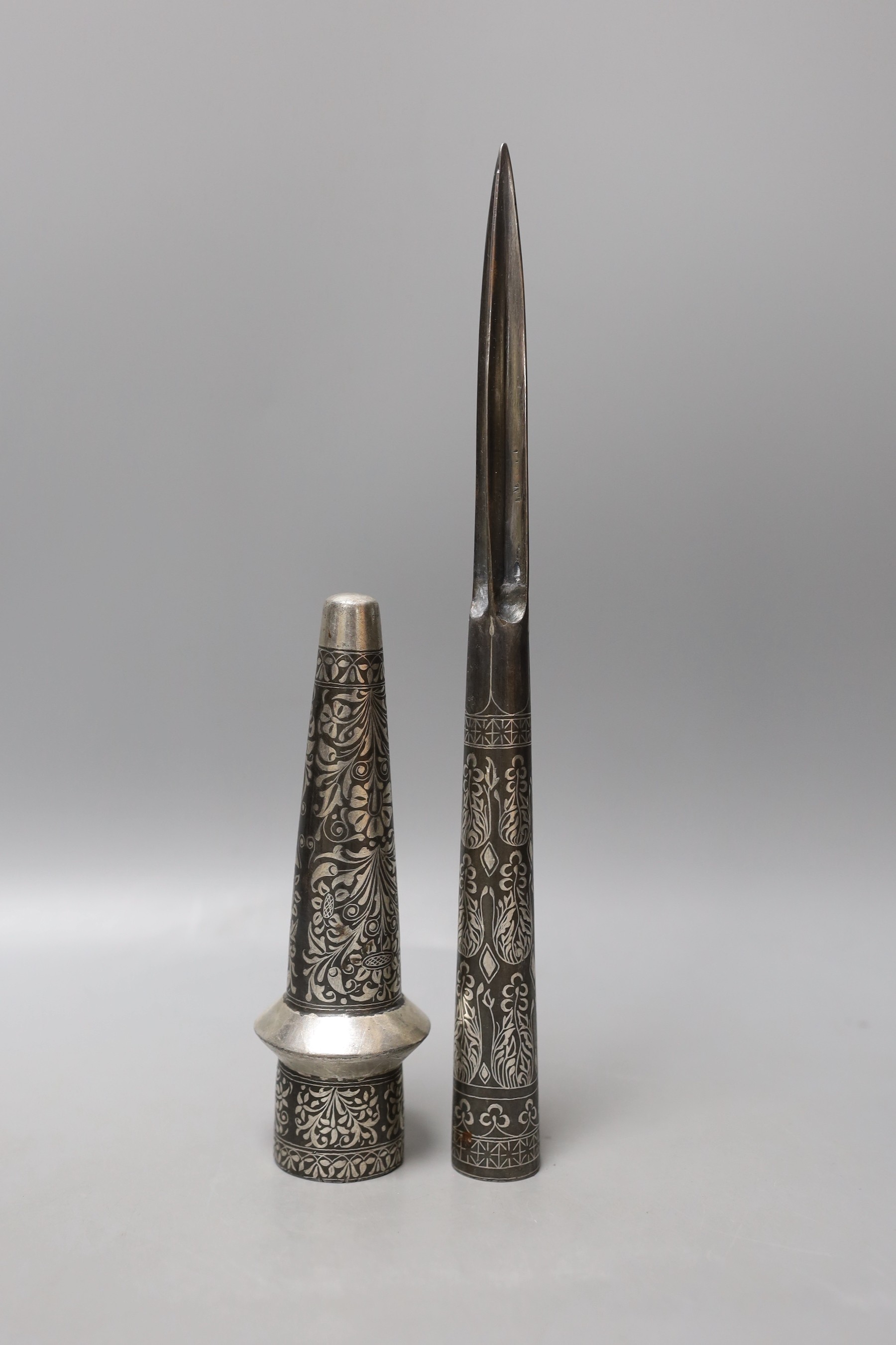 An Indo-Persian spear head and mount